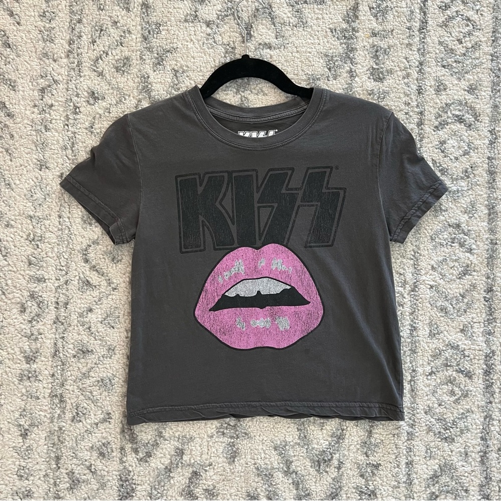 KISS cropped T-shirt. Size S.